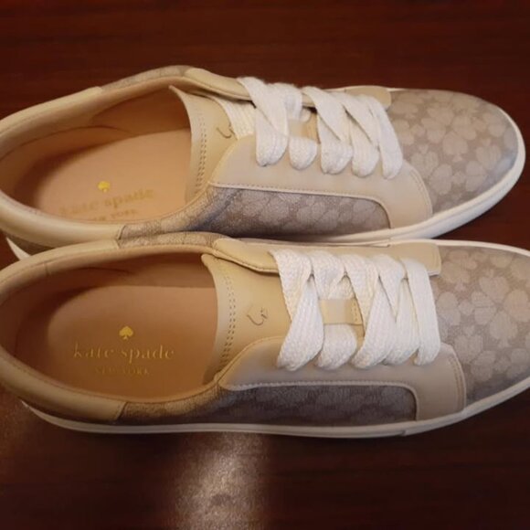 Kate Spade Erin Spade Flower Printed Leather Sneaker - Dark Mushroom Cap NIB - Picture 2 of 8